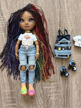 Rainbow High Special Edition Rockstar Vanessa Tempo Fashion Doll Articulated